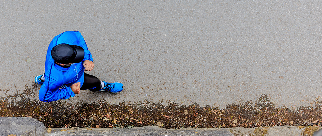 Jogger aus Vogelperspektive